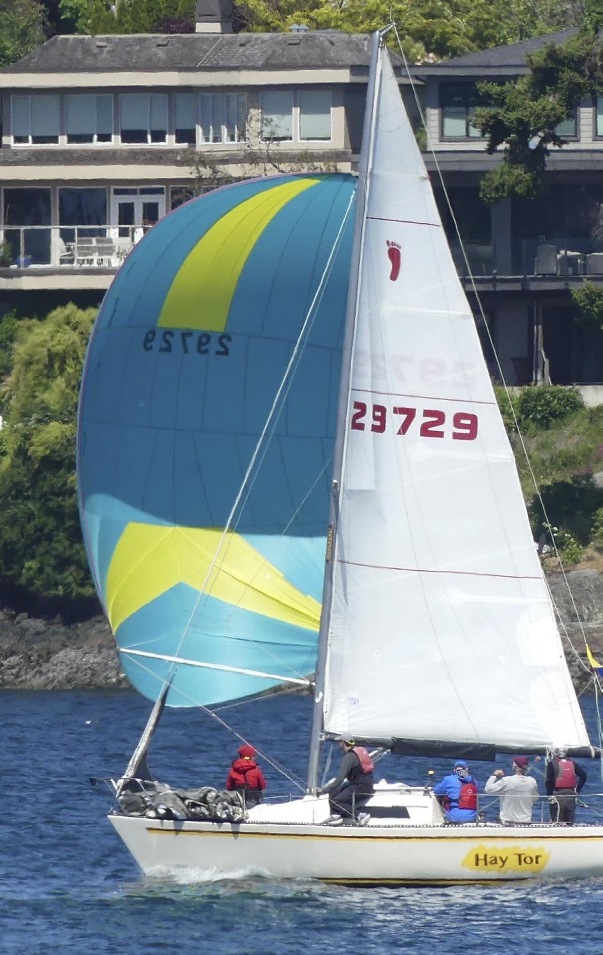 Hotfoot under sail